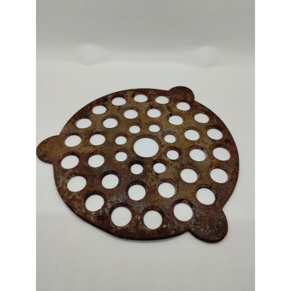Unmarked Round 6.75” Cast Iron Trivet - Rusty - Picture 3 of 4